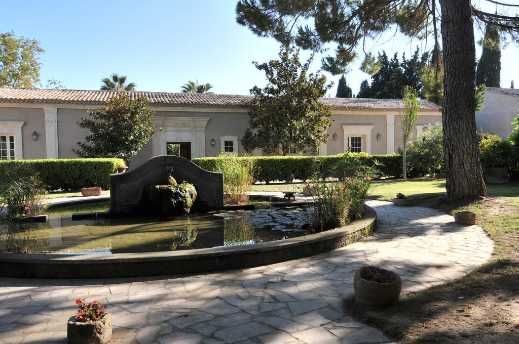 Domaine Du Grand Malherbes Aimargues Exterior photo
